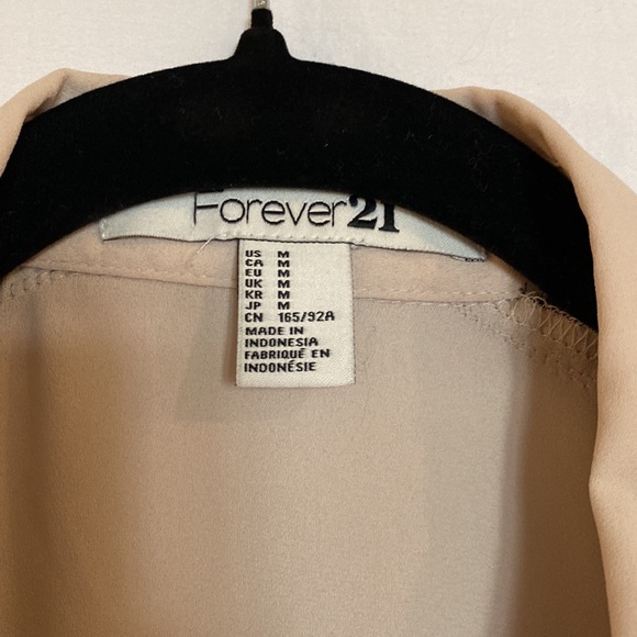 ✨ Forever 21 Top - Picture 4 of 6